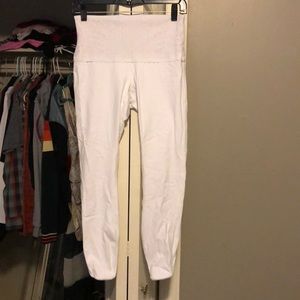 White lululemon 7/8 pant